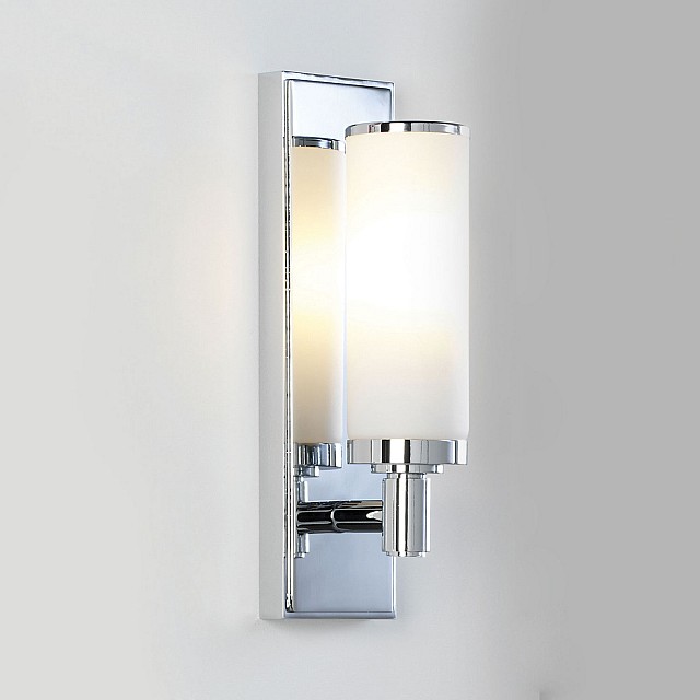 Verona Bathroom Wall Light in Polished Chrome