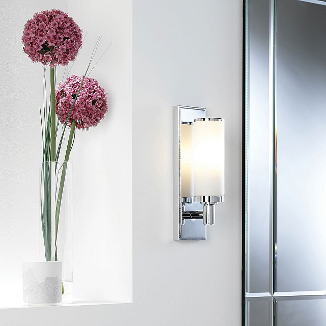 Verona Bathroom Wall Light in Polished Chrome