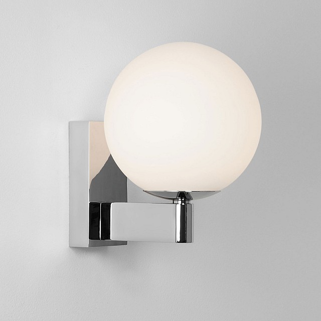 Sagara Bathroom Wall Light in Polished Chrome