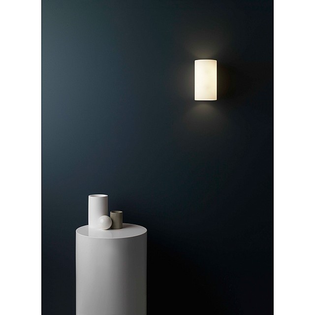 Cyl 200 Wall Light in White Glass