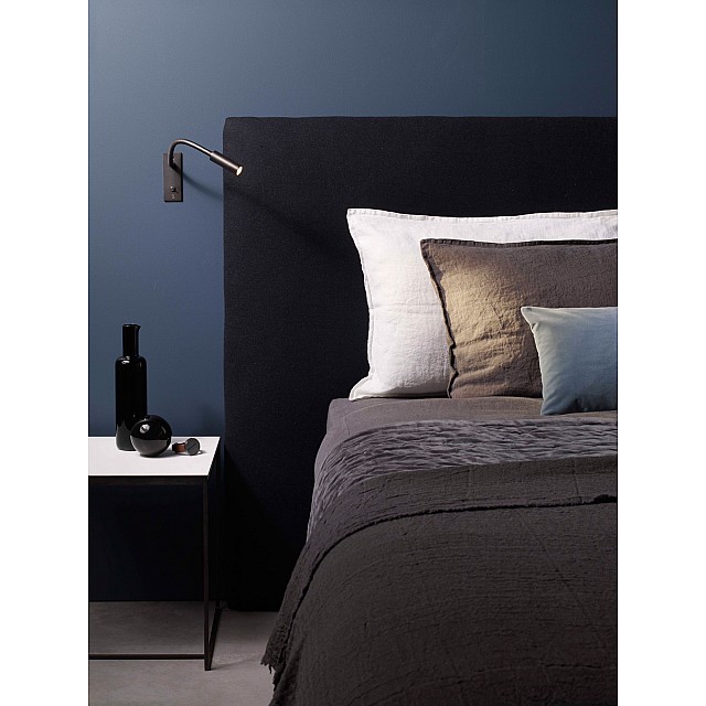 Leo Switched LED Reading Light in Bronze