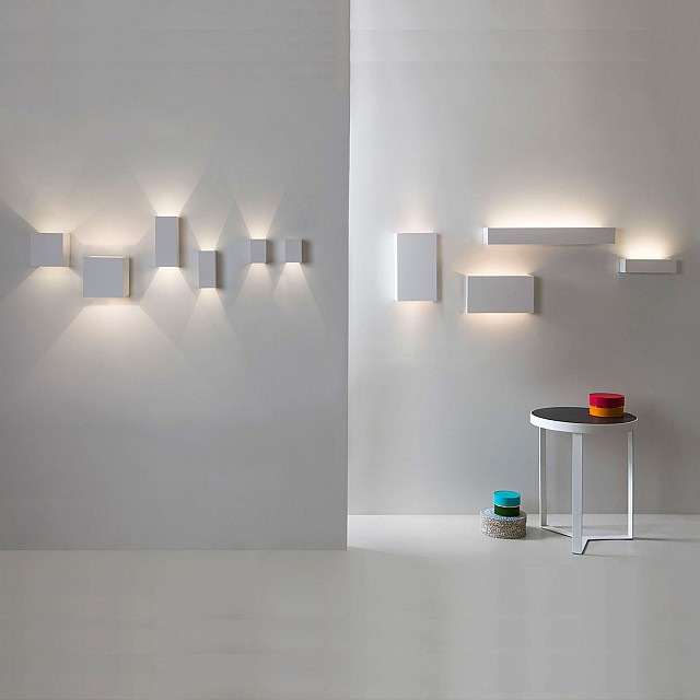 Pella 190 Wall Light in Plaster