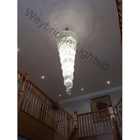 Spirale Stairwell Chandelier with Quadriedro Murano Glass